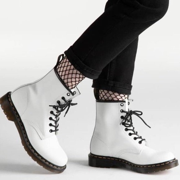 Dr. Martens Shoes - NWOB Dr. Doc Martens Zavala White Leather Combat Boots Classic Winter Lace Up